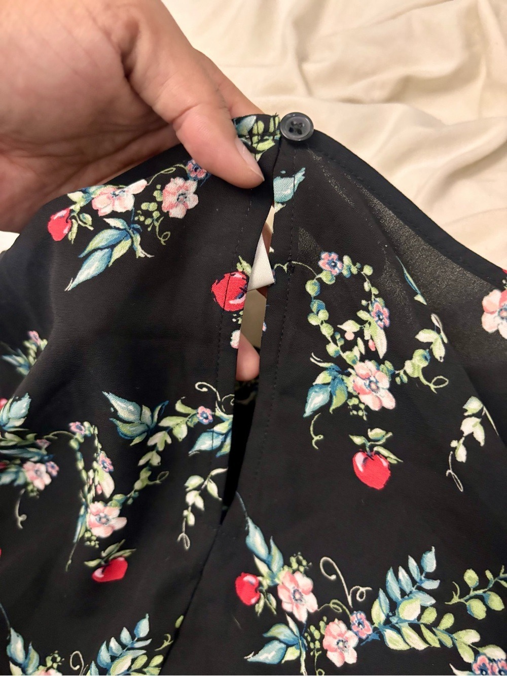 LC Lauren Conrad Black Floral Sequin Apple Peasant Blouse Large - Picture 9 of 10
